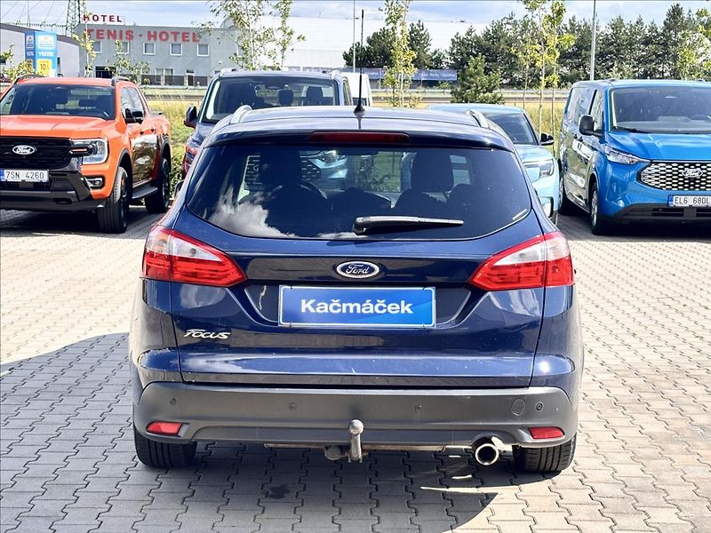 Ford Focus 2,0 TDCi 103kW AUT Titanium - fotka 4 z 27