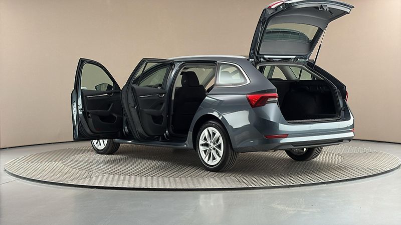 Škoda Octavia 2.0 TDI Style Combi - fotka 7 z 24