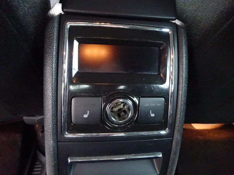 Škoda Superb 3.6FSI V6 191kW DSG 4x4  - fotka 9 z 29
