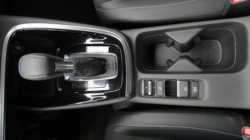 Honda HR-V 1.5 i-MMD Advance e-CVT - fotka 17 z 23