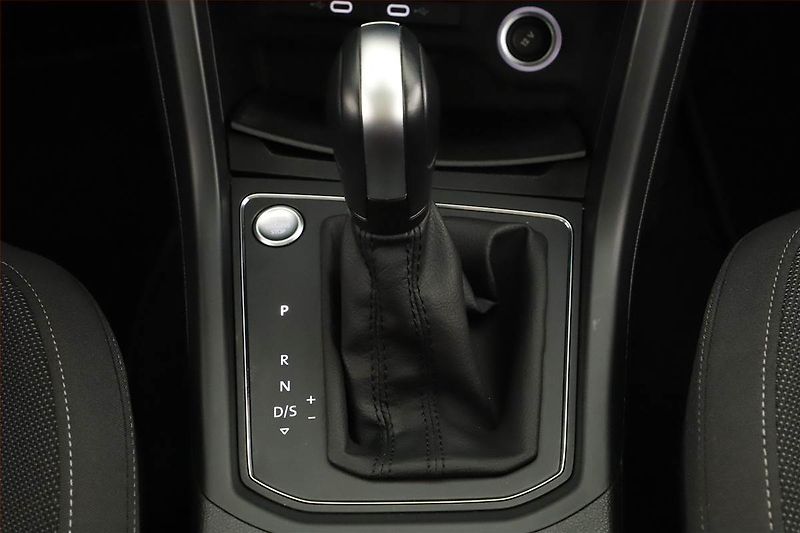 Volkswagen Touran (2023) Comfortline 1.5 TSI - fotka 14 z 20