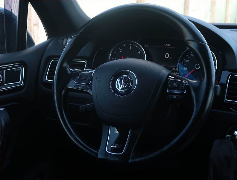 Volkswagen Touareg (2015) R-Line 3.0 TDI, 4X4, Automat - fotka 18 z 27
