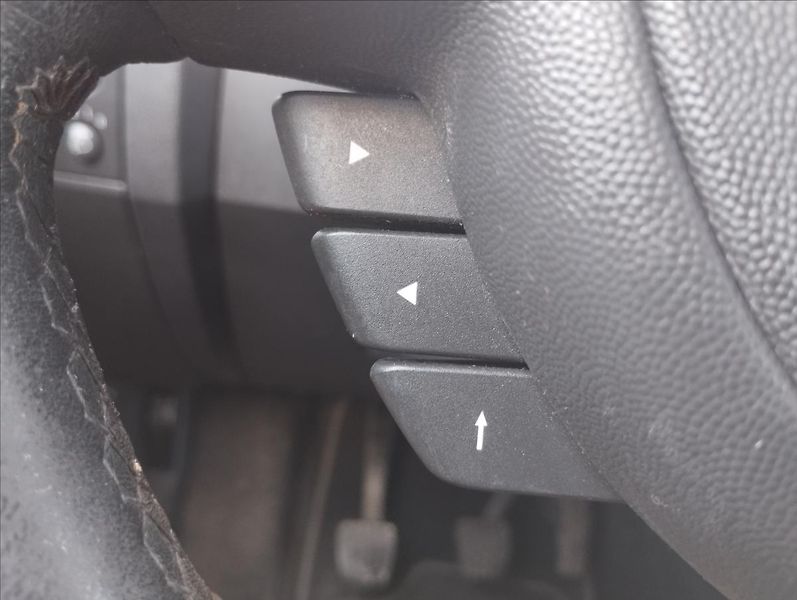 Opel Meriva 1,4 i 66KW ČR, 1.MAJITELKA - fotka 15 z 17