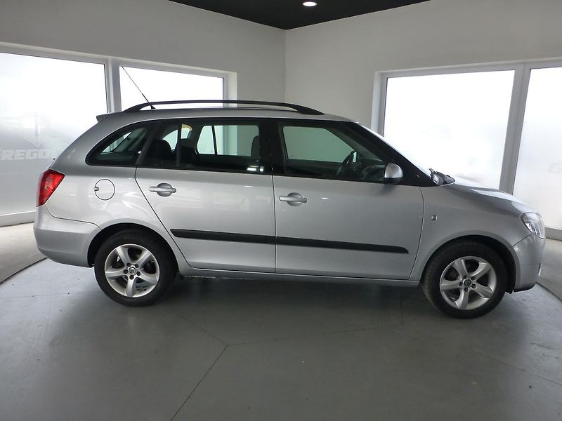 Škoda Fabia (2009) 1,4i-63KW-KLIMATIZACE*ALU KOLA - fotka 4 z 26