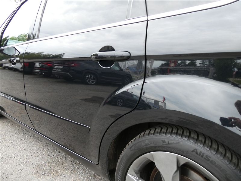 Ford S-MAX 2,0 EcoBoost Titanium,AT,závěs - fotka 16 z 60