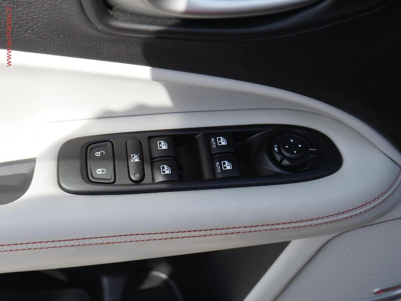 Jeep Compass (2019) 1.4 T, Limited, TZ, kůže - fotka 11 z 20