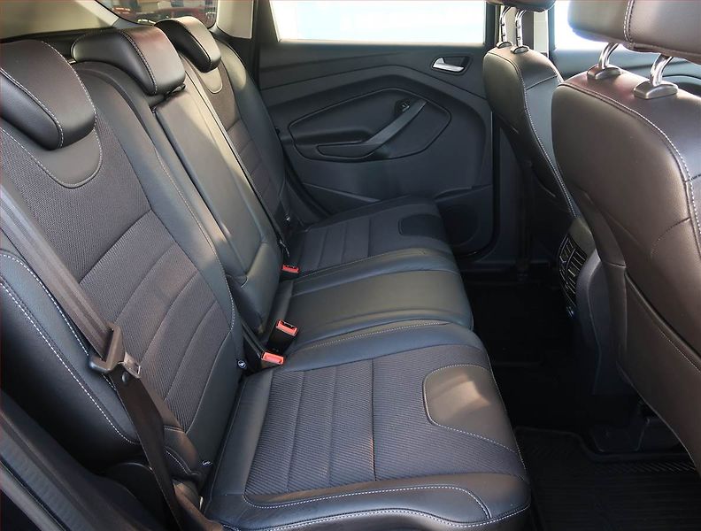 Ford Kuga (2013) Titanium 2.0 TDCi, 4X4 - fotka 9 z 22