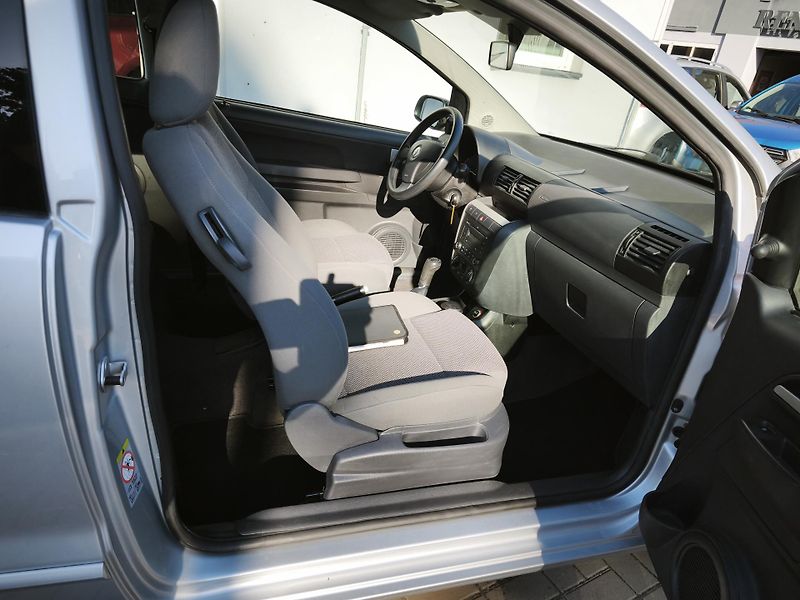 Volkswagen Fox (2009) 1,2 40kW - fotka 19 z 23
