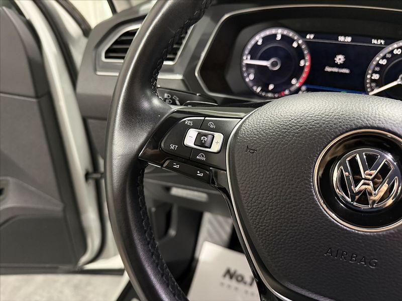 Volkswagen Tiguan 2,0   TDI 140KW HIGHLINE LED - fotka 11 z 38