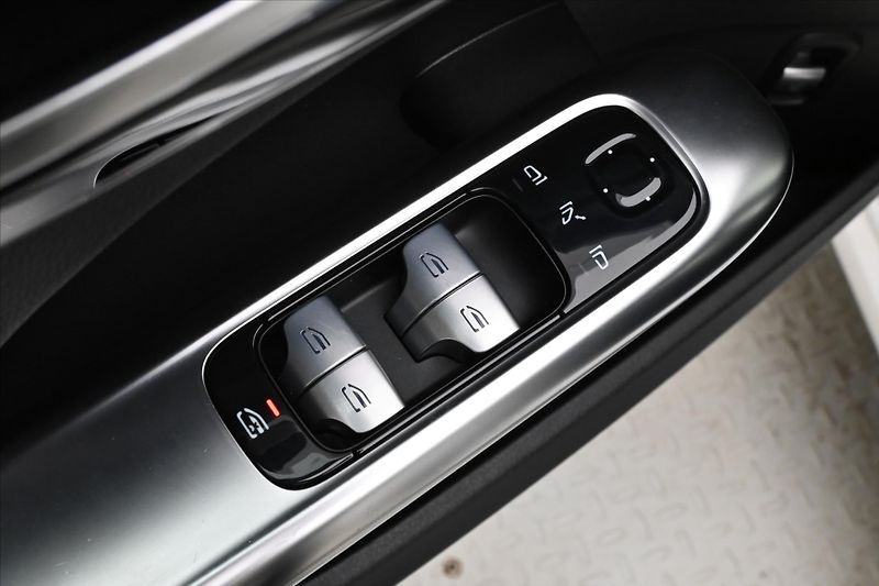 Mercedes-Benz Třídy C 2,0 220d 147 kW 9G Tronic TAŽN - fotka 25 z 32