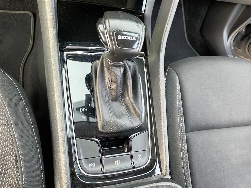 Škoda Karoq 1,5 TSI,110KW,DSG,RADAR - fotka 38 z 41