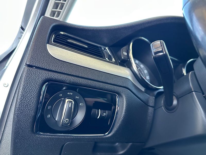 Škoda Superb (2015) 1.6TDi NAVI,PANOR.,GARANCE KM - fotka 10 z 19