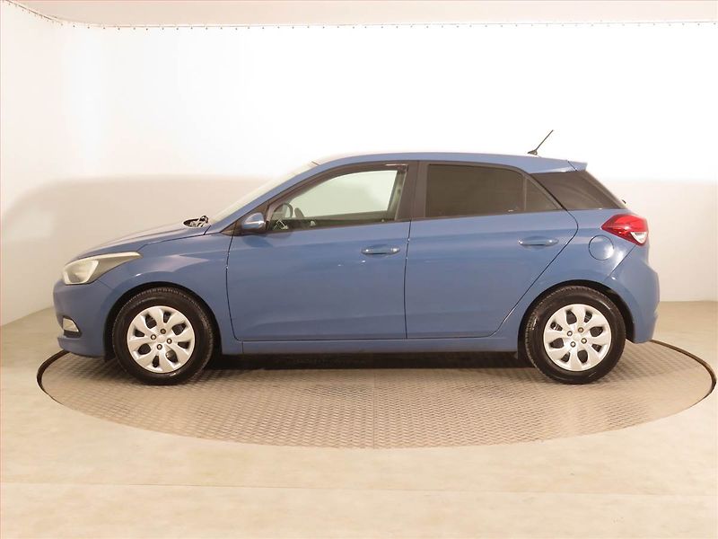 Hyundai i20 (2016) Active 1.2, Serv.kniha - fotka 3 z 14