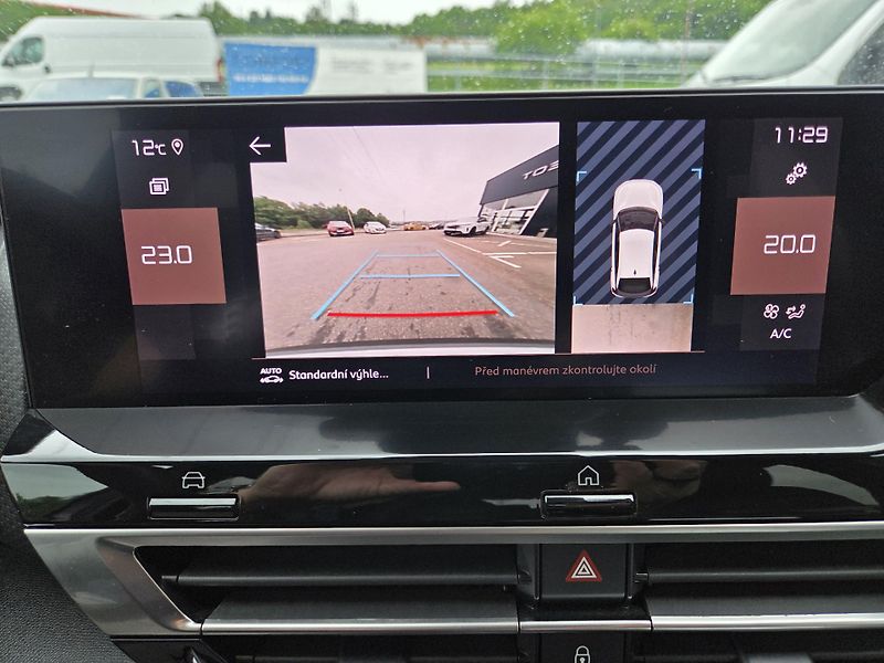 Citroën C4 (2022) 1.5 BHDi 130 SHINE EAT8 - fotka 25 z 38