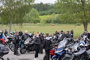 Motorkáři se sjeli na žehnání v bazilice v Jablonném.