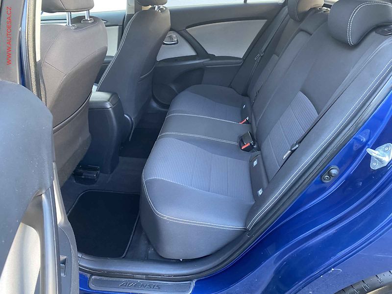 Toyota Avensis (2015) 2.0D-4D, 1.maj, Active, navi - fotka 10 z 19