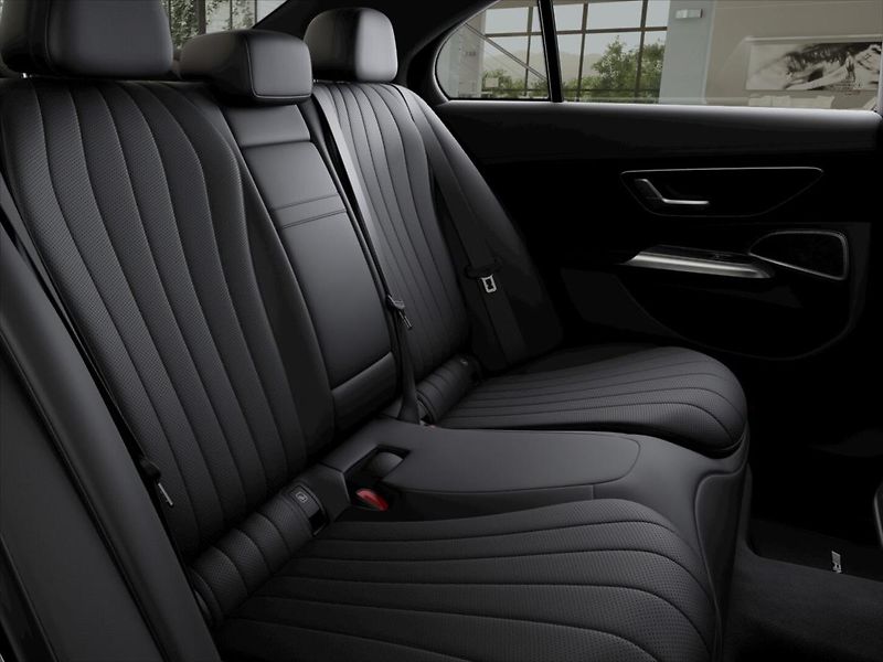 Mercedes-Benz Třídy E (2026) 2,0 E 220 d 4MATIC - fotka 8 z 9