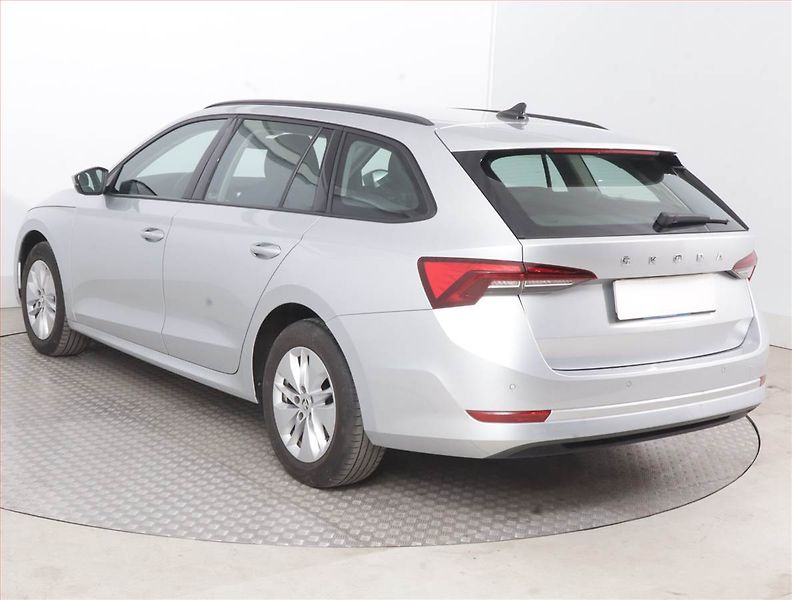 Škoda Octavia (2022) Ambition 2.0 TDI, ČR,1.maj - fotka 4 z 15