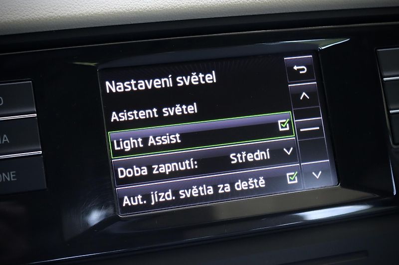 Škoda Octavia 3 Combi 1.4 TSI 110 kW DSG - fotka 35 z 42