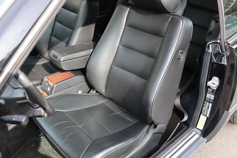 Mercedes-Benz 124 E320 CABRIO 162kW - fotka 24 z 50