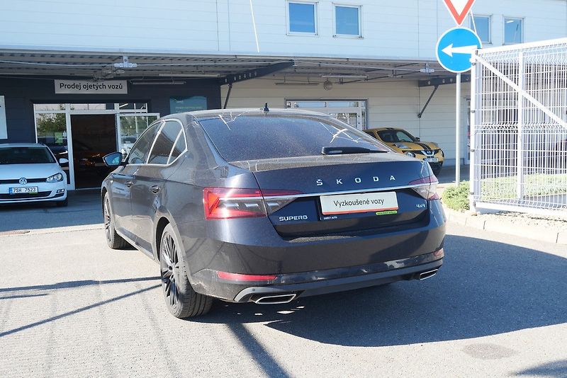 Škoda Superb - fotka 4 z 6