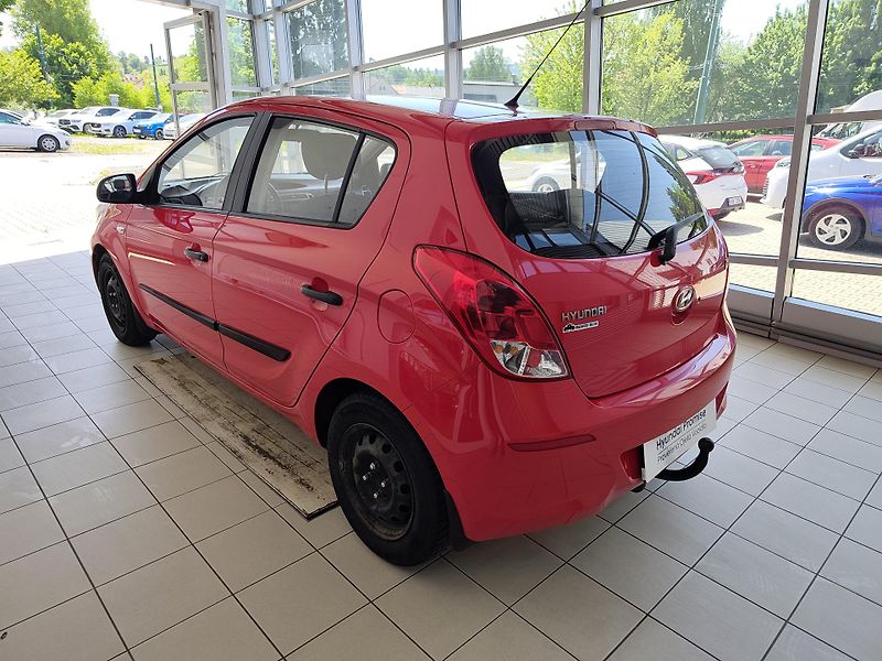 Hyundai i20 (2012) 1.2i 62kW, Klima - fotka 2 z 16