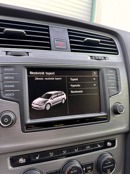 Volkswagen Golf (2015)  VII KOMBI 1.6 TDI DSG WEBASTO - fotka 27 z 28
