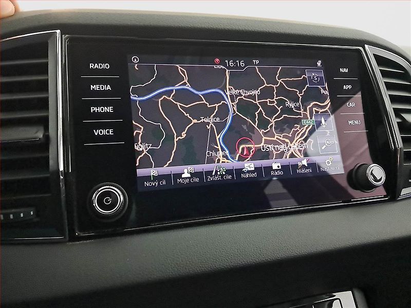 Škoda Karoq (2019) Style 1.5 TSI - fotka 13 z 25