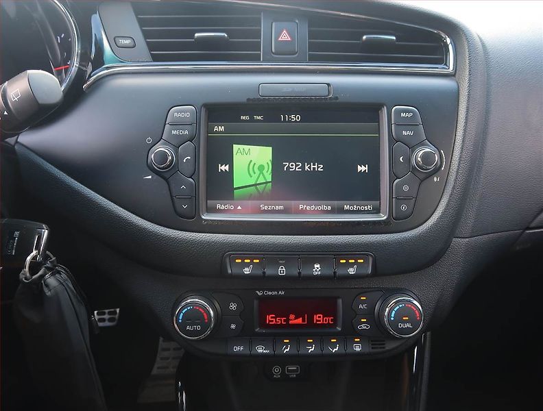 Kia Ceed (2016) GT Line 1.0 T-GDI, Navi - fotka 12 z 22