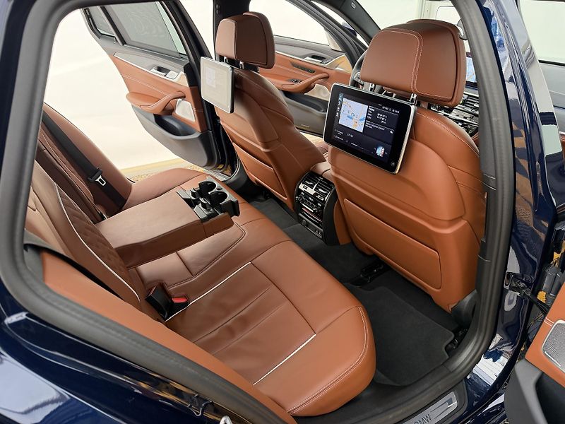 BMW Řada 5 530e*4x4*DPH*Top Výbava* - fotka 17 z 42