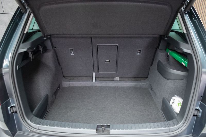 Škoda Karoq 1.5 TSI STYLE*TAŽNÉ*DPH*ČR 1.M - fotka 39 z 44