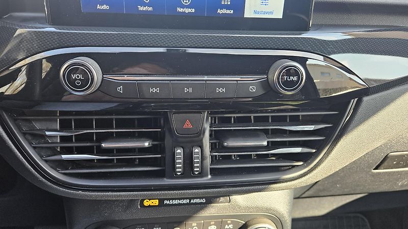Ford Kuga (2021) 2.0 EB 140kW ST-line 4x4 AT8  - fotka 30 z 36