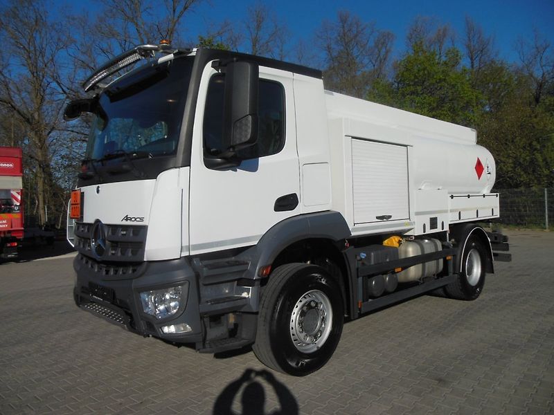 Mercedes-Benz 1832 Arocs, ADR, Cisterna pro - fotografie inzerátu