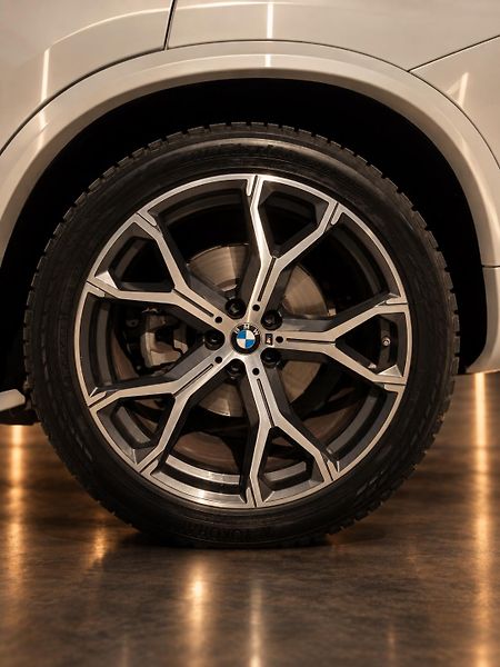 BMW X5 xDrive40i-Mpaket-HEAD-ACC-PANO - fotka 7 z 12