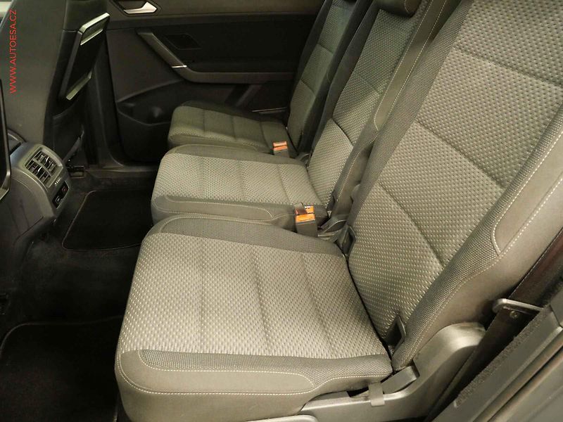 Volkswagen Touran (2017) 1.6TDi, 2.maj, Aut.klima - fotka 11 z 23