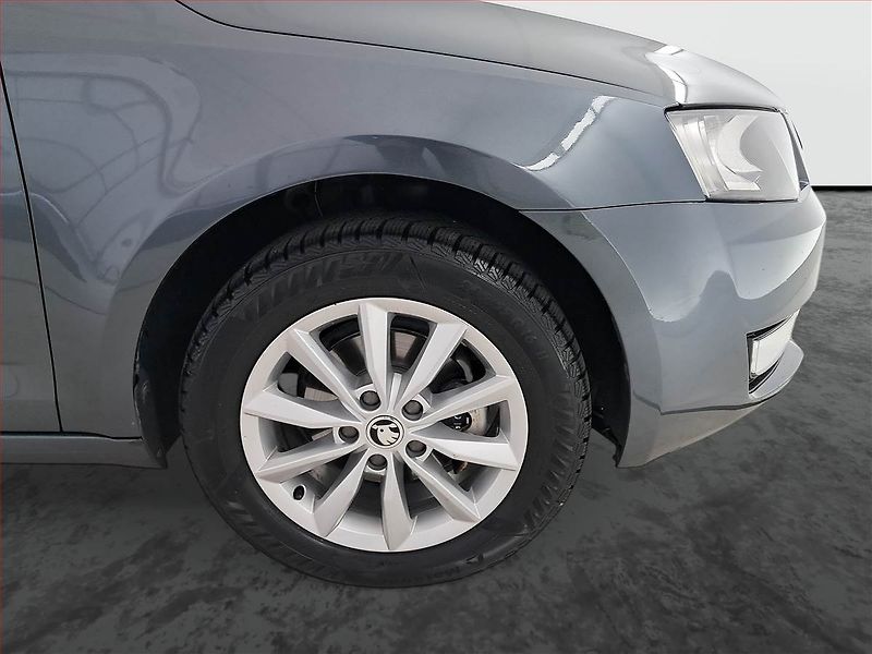 Škoda Octavia (2015) 1.6 TDI, Tempomat - fotka 15 z 18