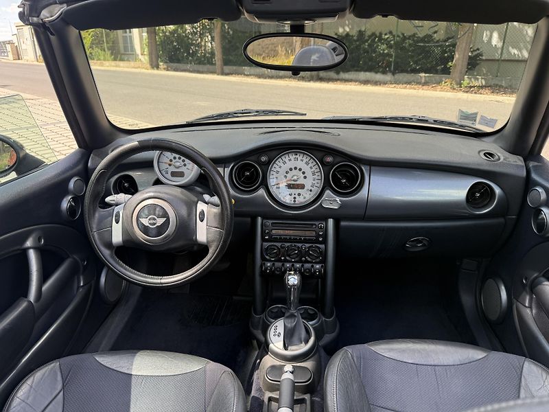 Mini Cooper 1.6i 85kW - fotka 10 z 16