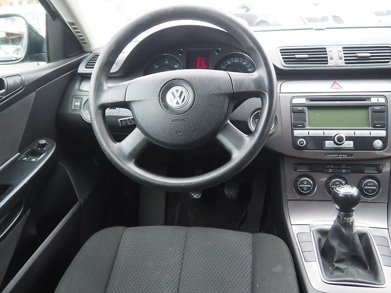 Volkswagen Passat Variant (2008) 1.9 TDI, 77 kW - fotka 16 z 30