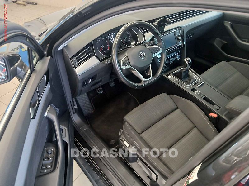 Volkswagen Passat (2020) 1.5TSI, ČR, Business, LED - fotka 3 z 3