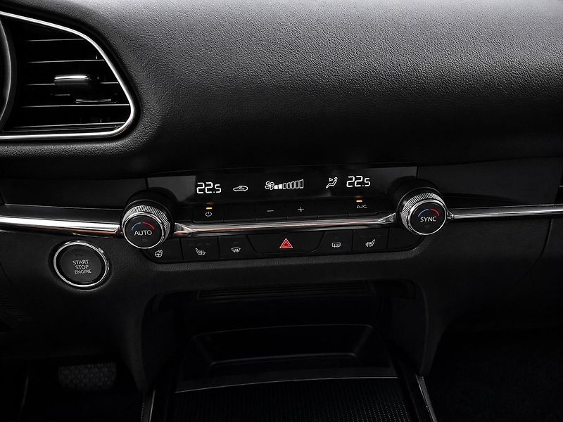 Mazda CX-30 (2022) 2.0 SKYACTIV-X 137kW COSMO 4x4 - fotka 32 z 42