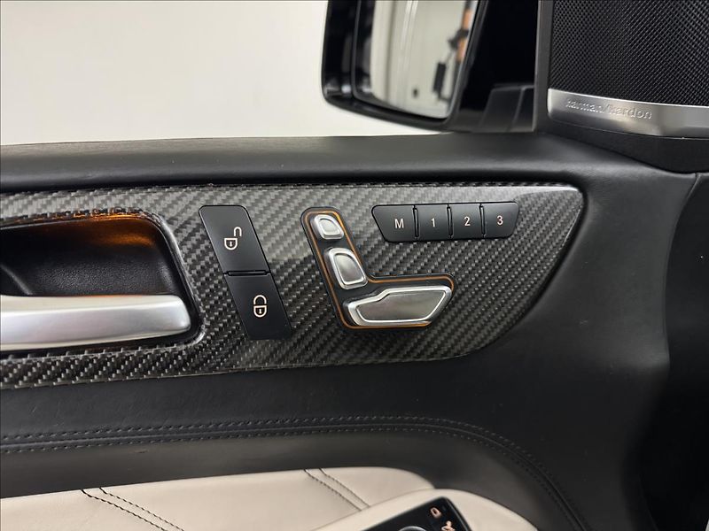 Mercedes-Benz GLS 5,5 63AMG DESIGNO NZTOP PANO - fotka 37 z 61