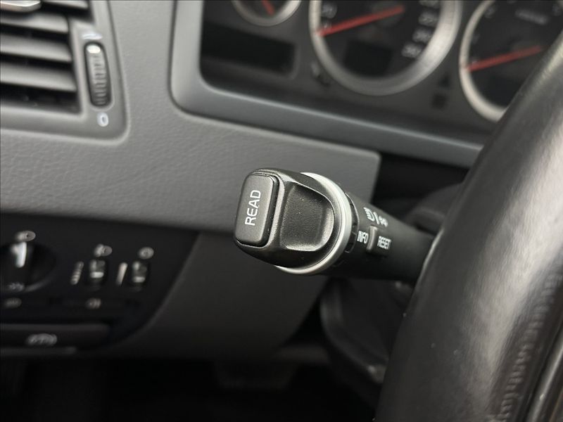 Volvo XC90 3,2 4X4 7-MÍST KŮŽE SENZORY ČR - fotka 12 z 38
