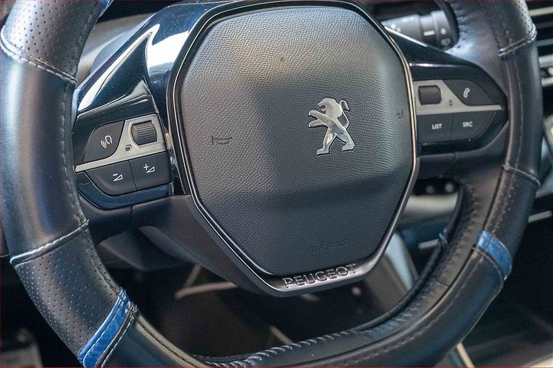 Peugeot 2008 (2020) Allure 1.2 PureTech, ČR,1.maj - fotka 15 z 17