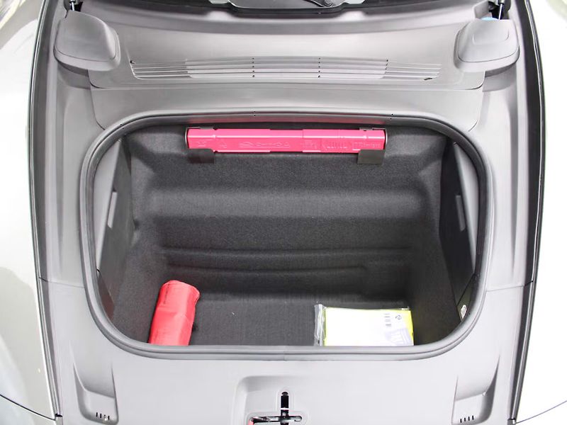 Porsche 911 (2026) Carrera 4S Lift InnoDrive BOSE - fotka 9 z 30