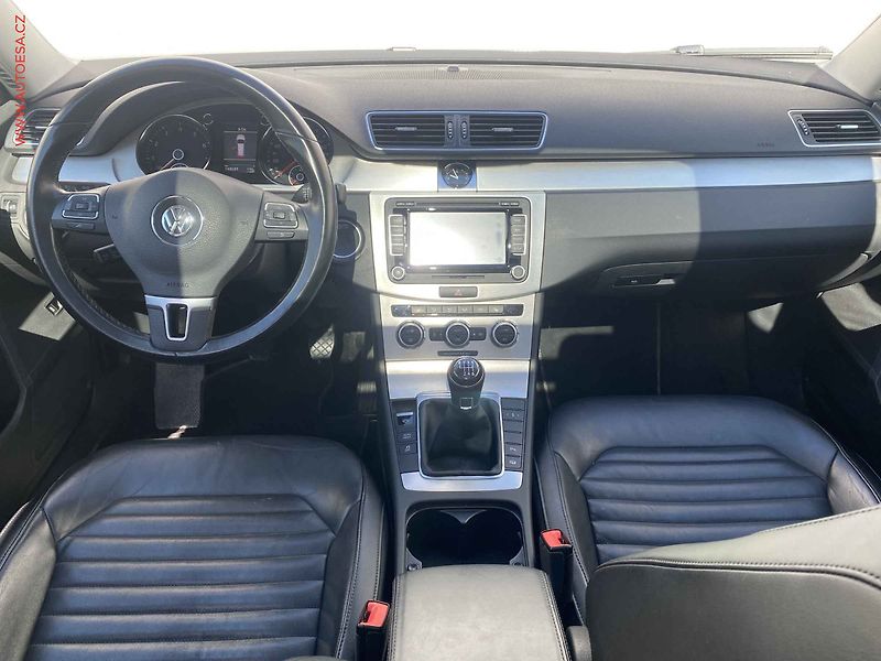 Volkswagen Passat (2014) 2.0 TSi, Highline, bixen - fotka 8 z 17