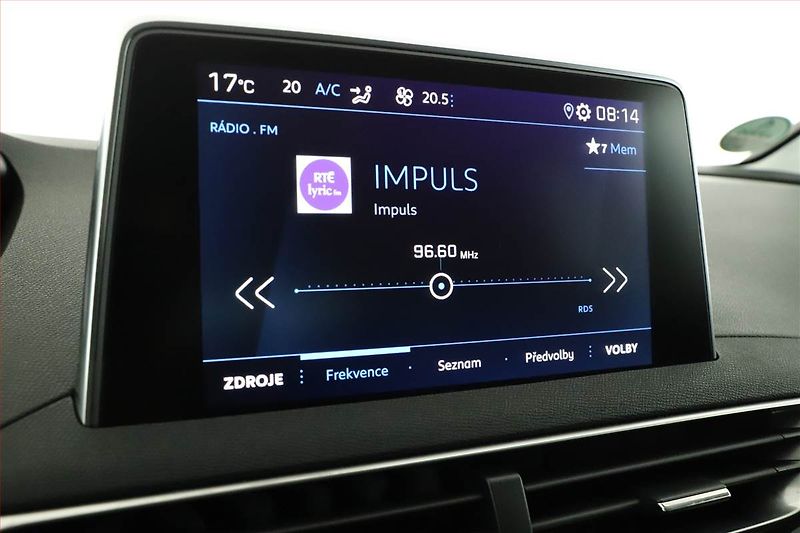 Peugeot 3008 (2019) GT Line 1.5 BlueHDi - fotka 9 z 17