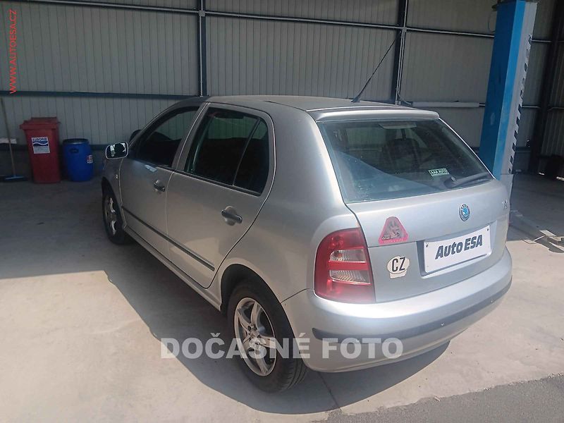 Škoda Fabia (2004) 1.4 MPi, 2.maj,ČR, xenon - fotka 2 z 3