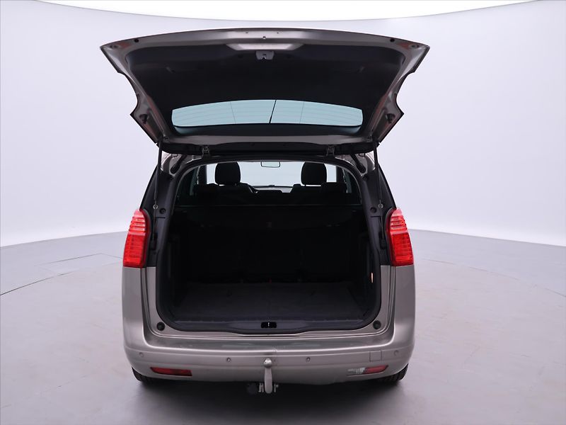 Peugeot 5008 1,6 HDI 82kW Family CZ - fotka 9 z 36