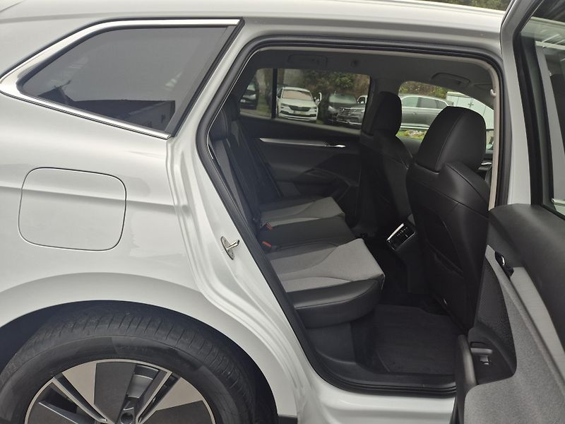 Škoda Enyaq iV 80 LOFT 150kw TZ SOH 96% - fotka 15 z 45