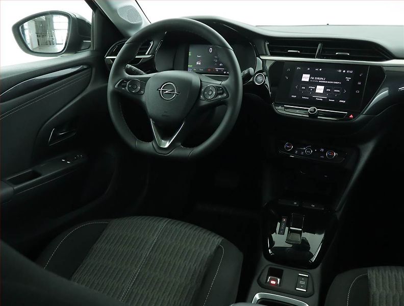 Opel Corsa (2023) Elegance 50 kWh, SoH 100% - fotka 7 z 19